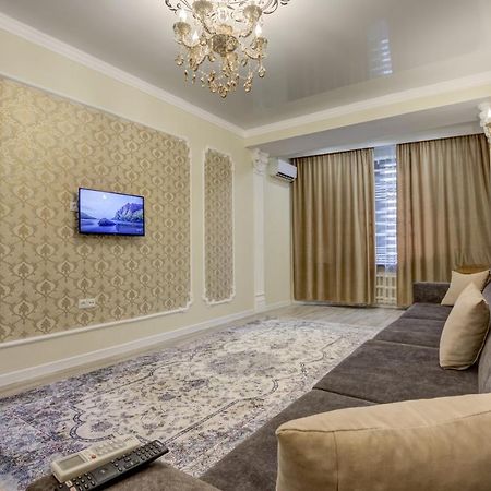 Apartamento 2-Ком Квартира Bishkek Exterior foto